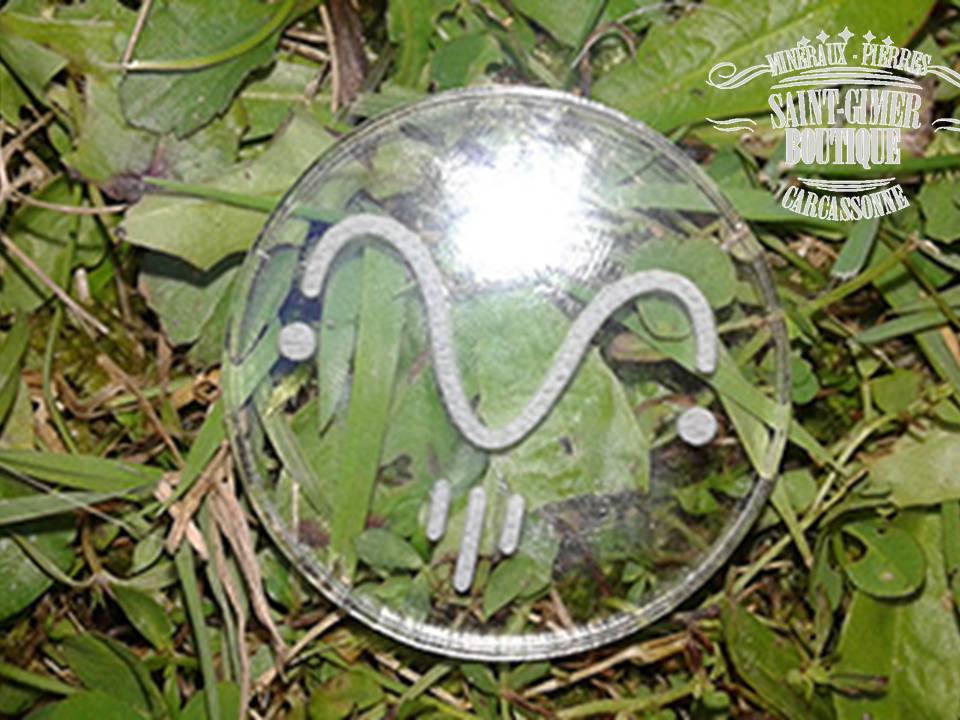 Les très étranges Tashistones,   derniers-nés des talismans&#8230;